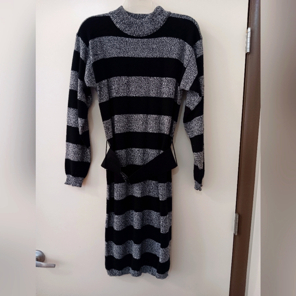 Headliners M Black/Grey Sweater Dress w/ Belt